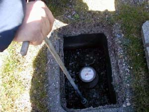 Plumber repairing the pipe